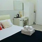 Oscar 4* Róma
